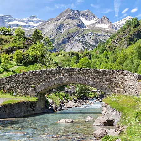 Pixel Art - Boulevard Des Pyrenees - Unique *