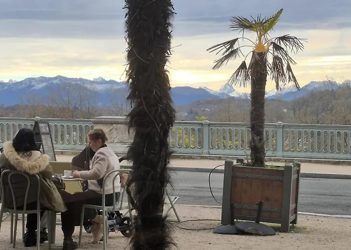 Pixel Art - Boulevard Des Pyrenees - Unique