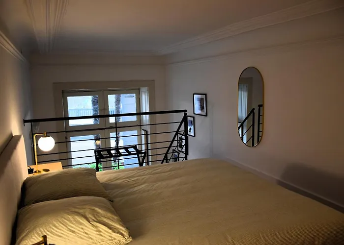 Pixel Art - Boulevard Des Pyrenees - Unique *