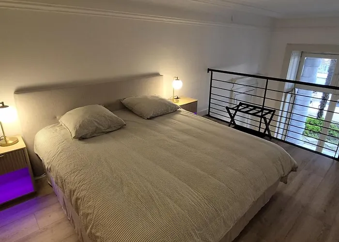 Pixel Art - Boulevard Des Pyrenees - Unique Pau