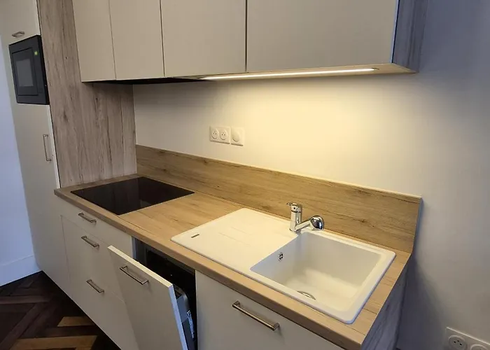 Pixel Art - Boulevard Des Pyrenees - Unique *